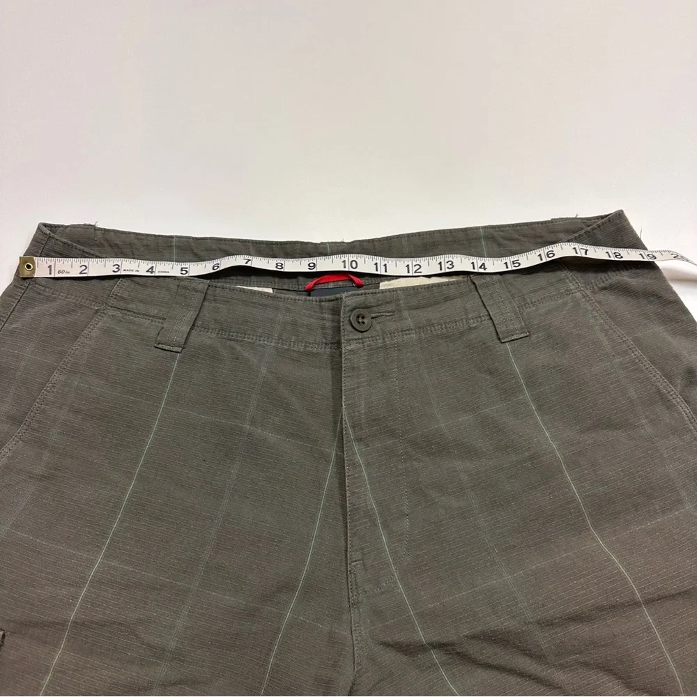 The North Face Men's Green Plaid Cotton Cargo Casual Shorts Waist 38